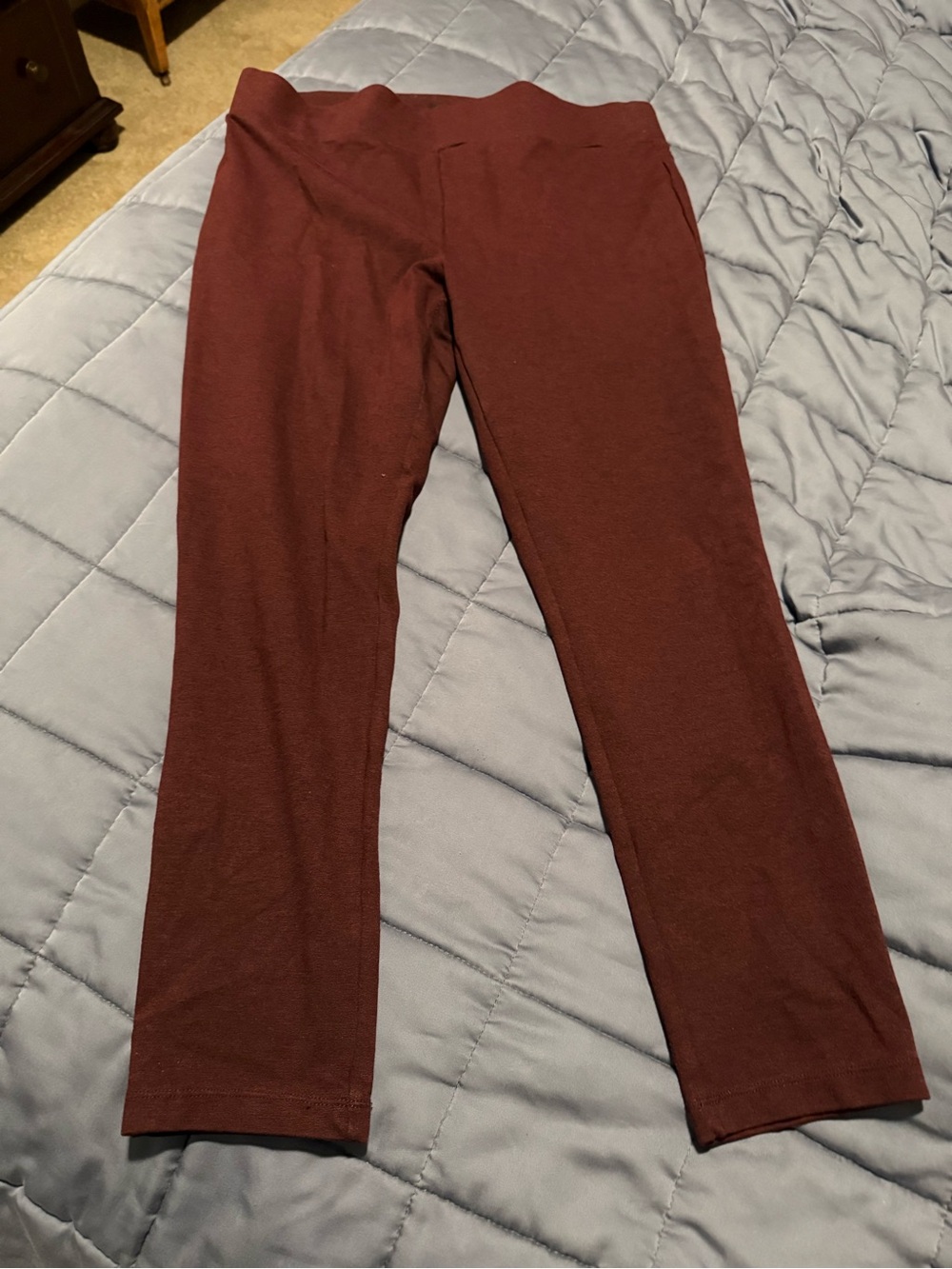Women Slim Fit Stretch Leggings in Burgundy